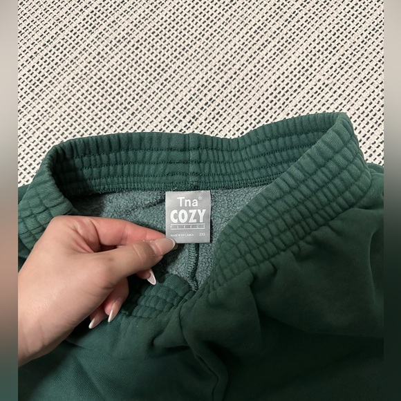 TNA Aritzia 3inch sweat shorts - Picture 2 of 3